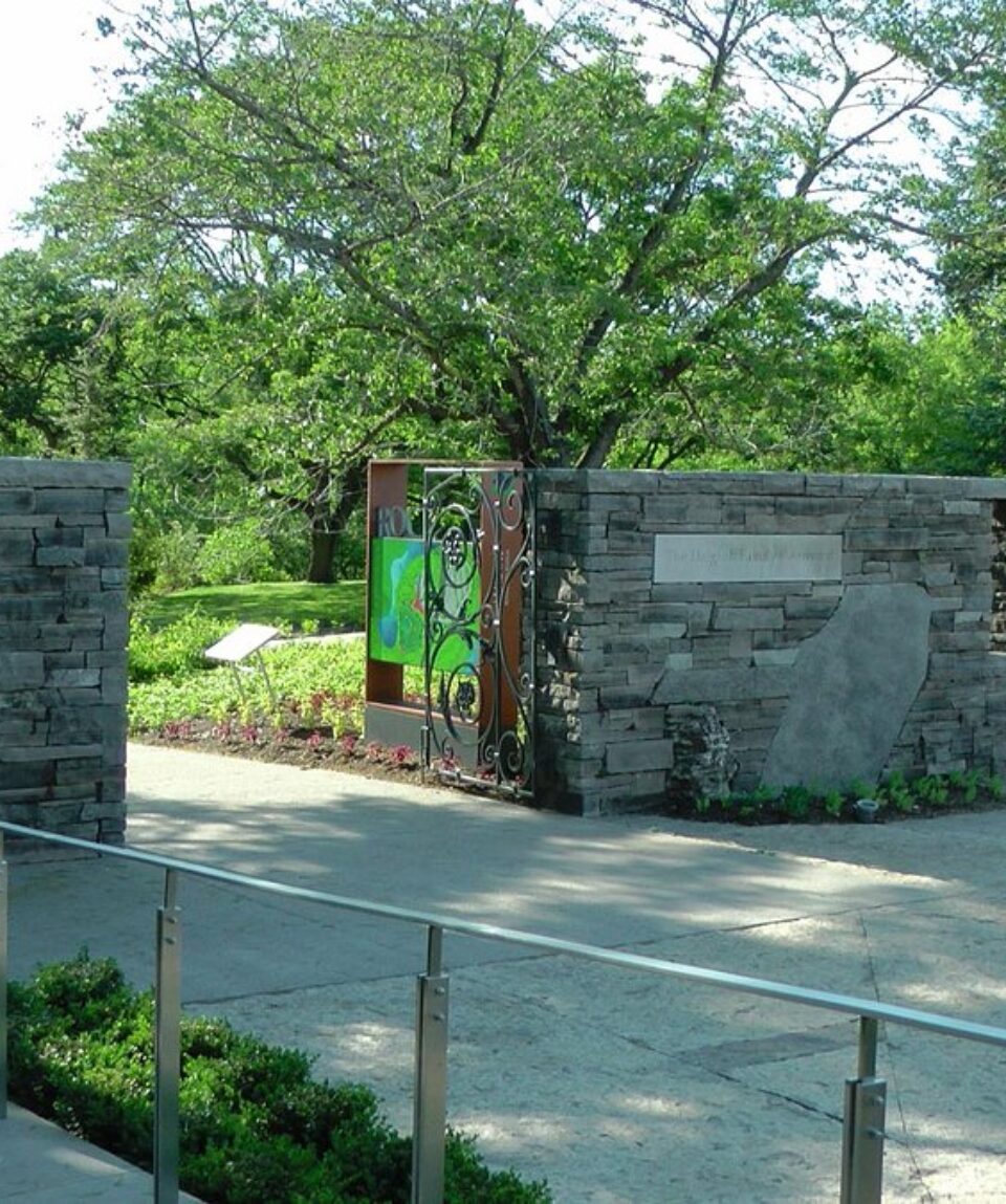rock-garden-entrance