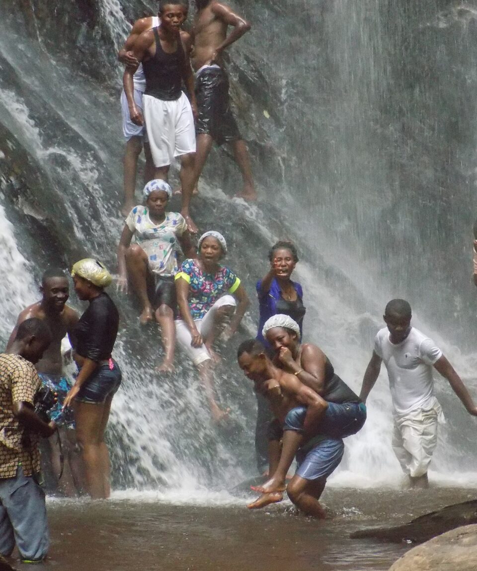 Visitors_at_the_Erin-Ijesha_Waterfall