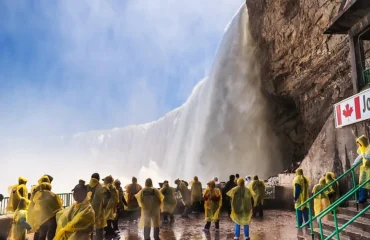 observation-deck-niagara-falls-canada-deymoshr